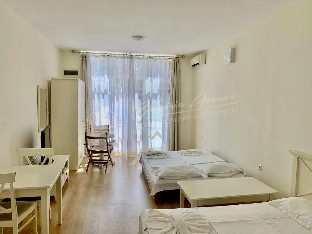 Уютная студия в комплексе "Флорес Парк" на Солнечном Берегу