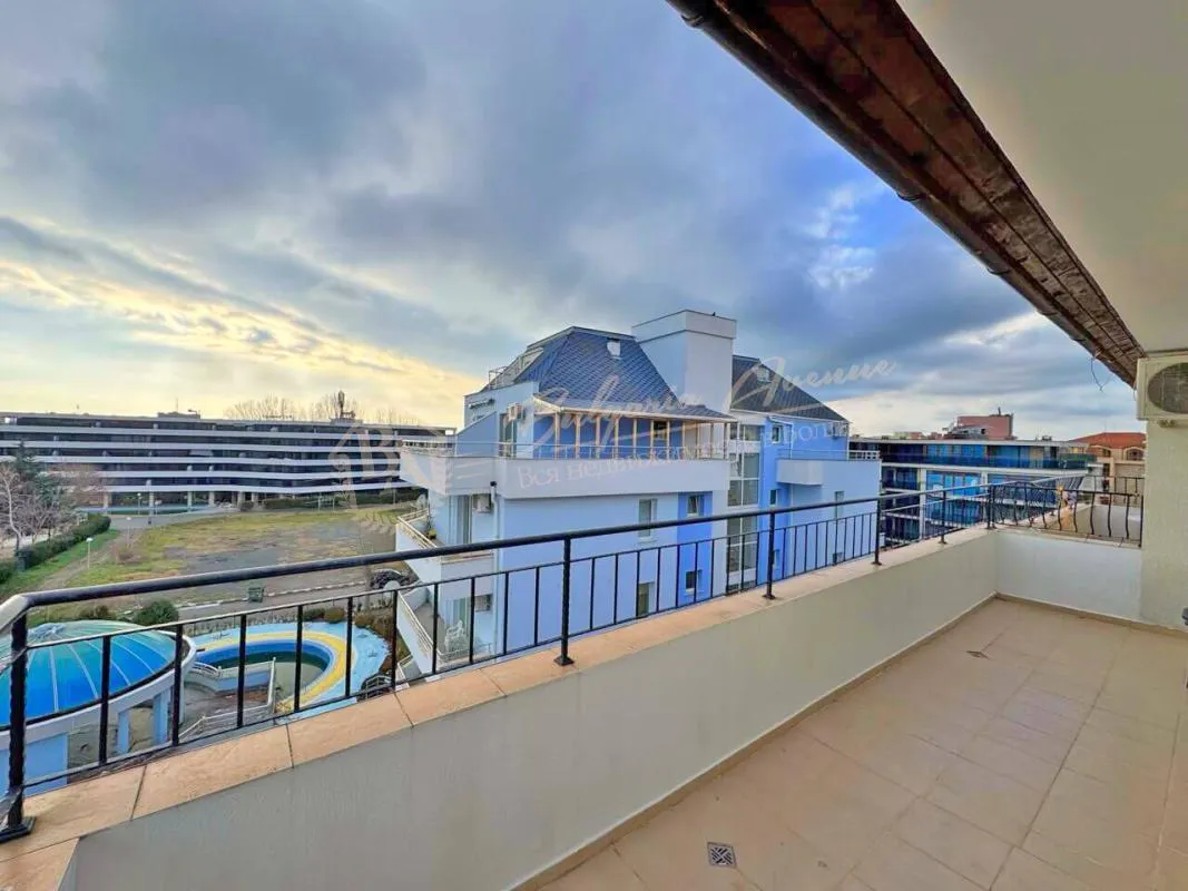 Двухкомнатный апартамент в комплексе Diamond Bay, Солнечный берег