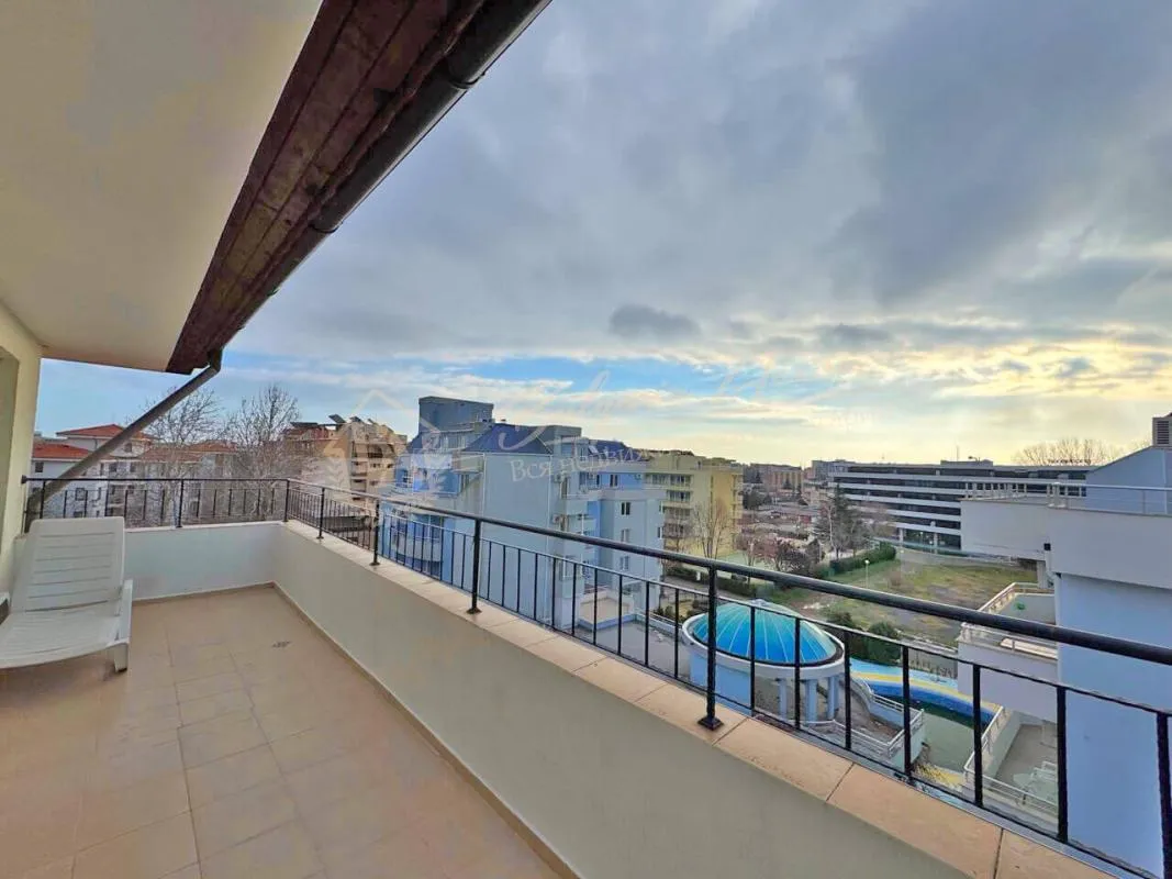 Двухкомнатный апартамент в комплексе Diamond Bay, Солнечный берег