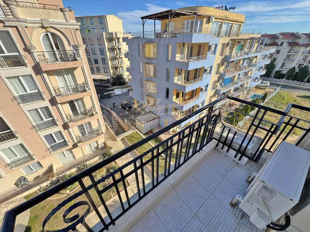 Двухкомнатная квартира в комплексе Rainbow 4, Солнечный берег