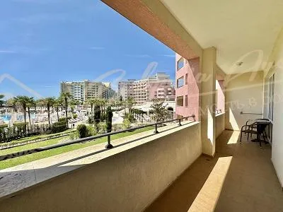 Двухкомнатная квартира с панорамным видом на море в "Маджестик 5*" на 1 линии, Солнечный берег