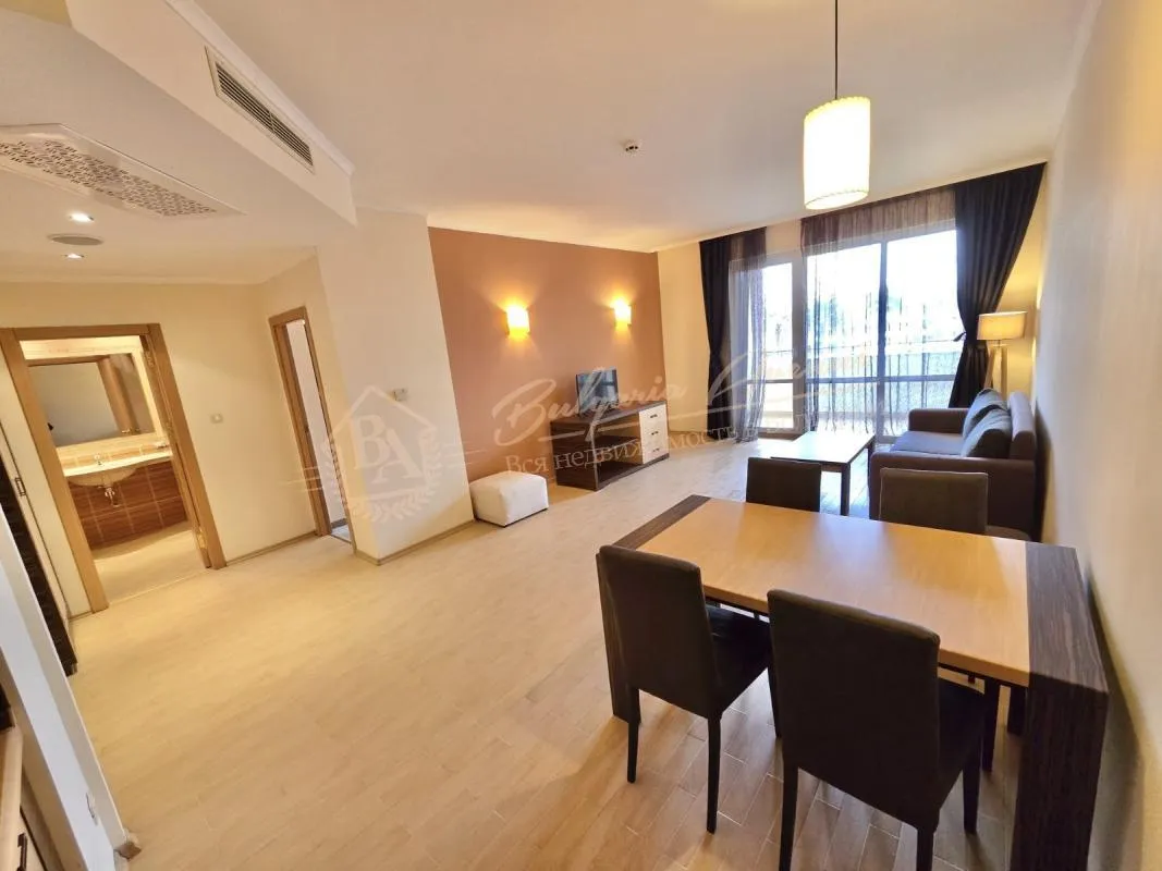 Двухкомнатная квартира с панорамным видом на море в "Маджестик 5*" на 1 линии, Солнечный берег