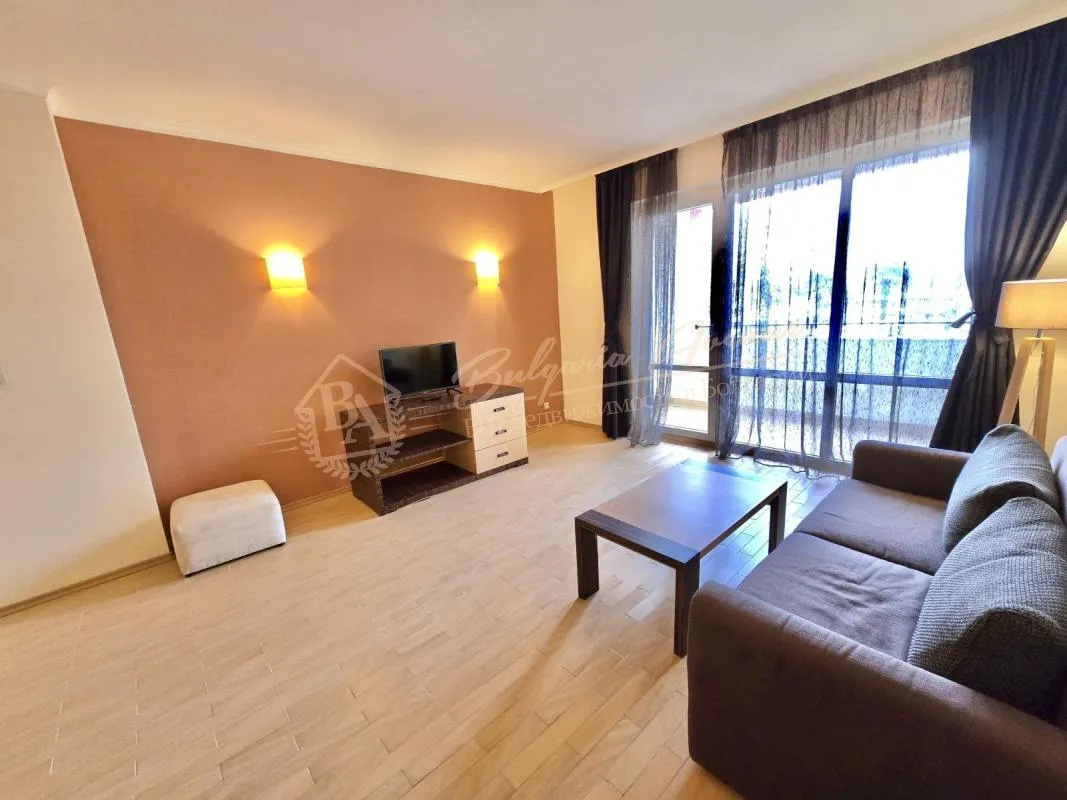 Двухкомнатная квартира с панорамным видом на море в "Маджестик 5*" на 1 линии, Солнечный берег