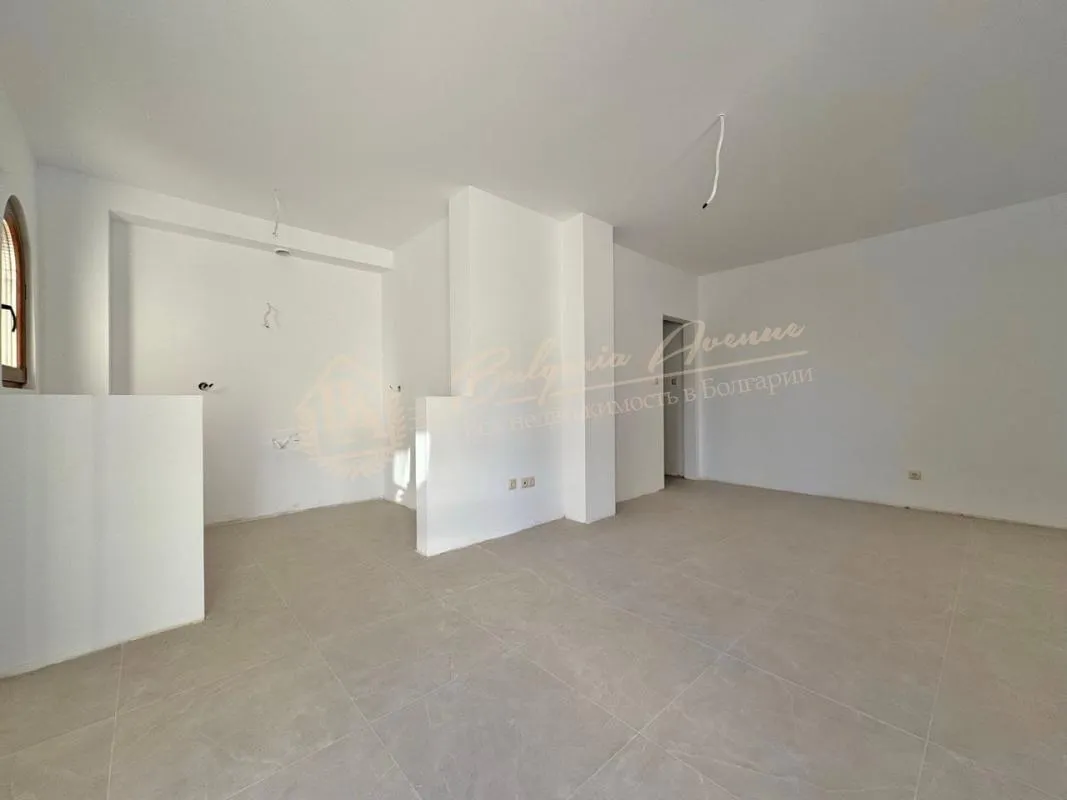 Двухкомнатная квартира в комплексе Grand Village, Кошарица