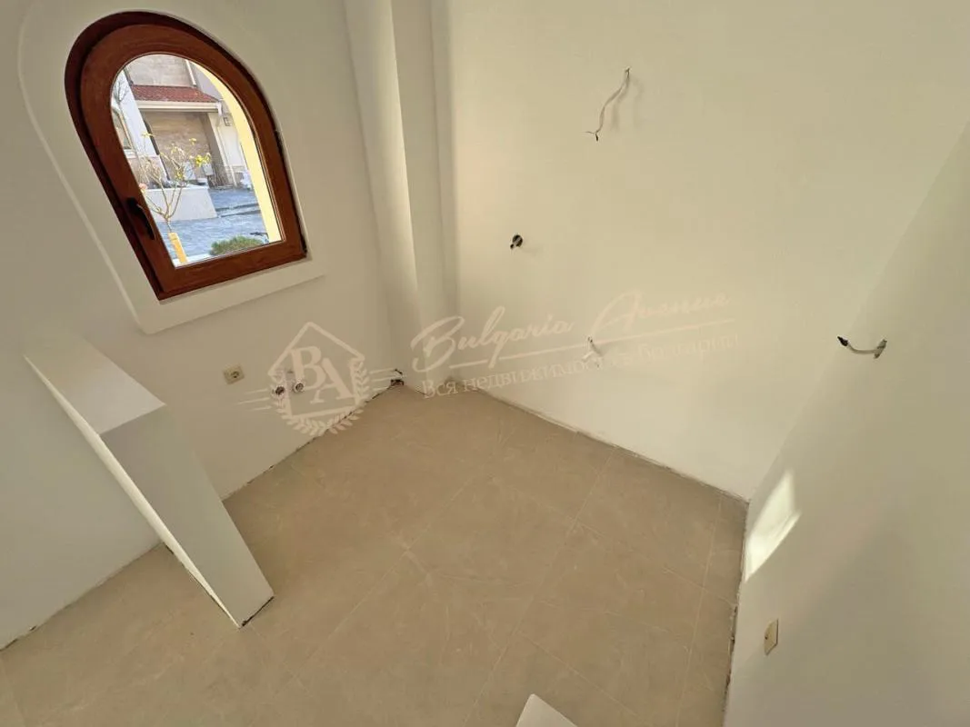 Двухкомнатная квартира в комплексе Grand Village, Кошарица