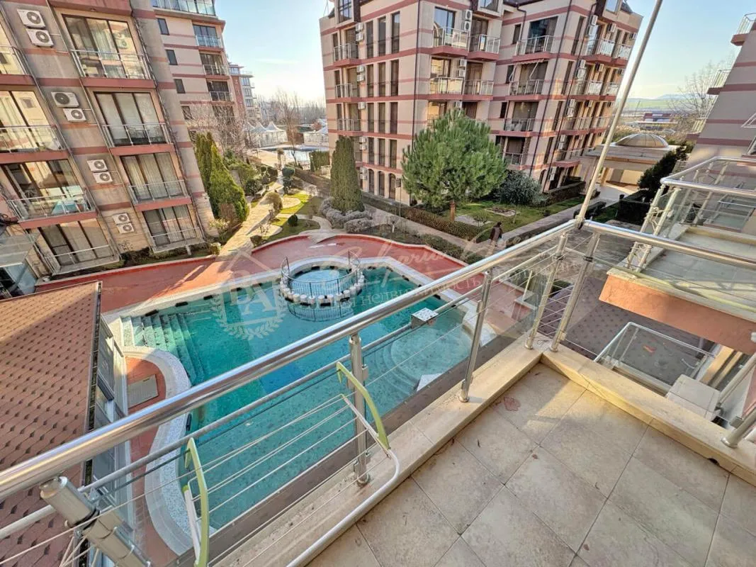 Двухкомнатный апартамент с 2 террасами в комплексе Tarsis, Солнечный берег