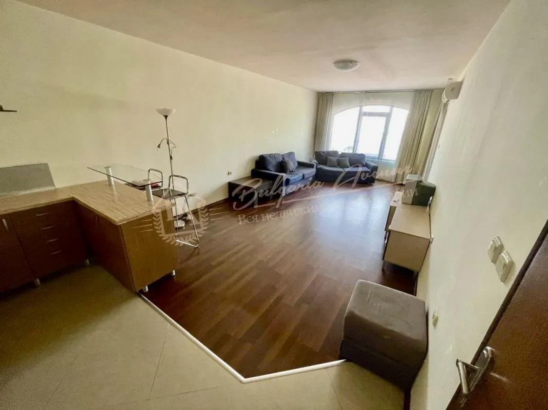 Двухкомнатный апартамент с панорамным видом на море в центре Солнечного Берега - в комплексе LAV