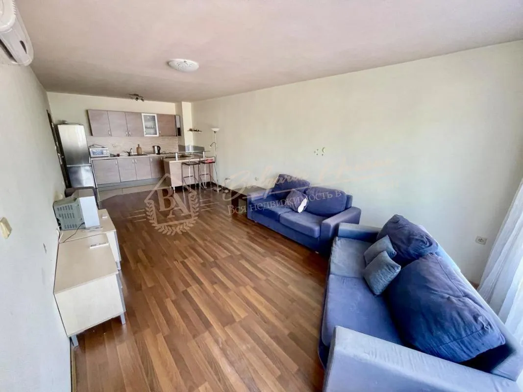 Двухкомнатный апартамент с панорамным видом на море в центре Солнечного Берега - в комплексе LAV