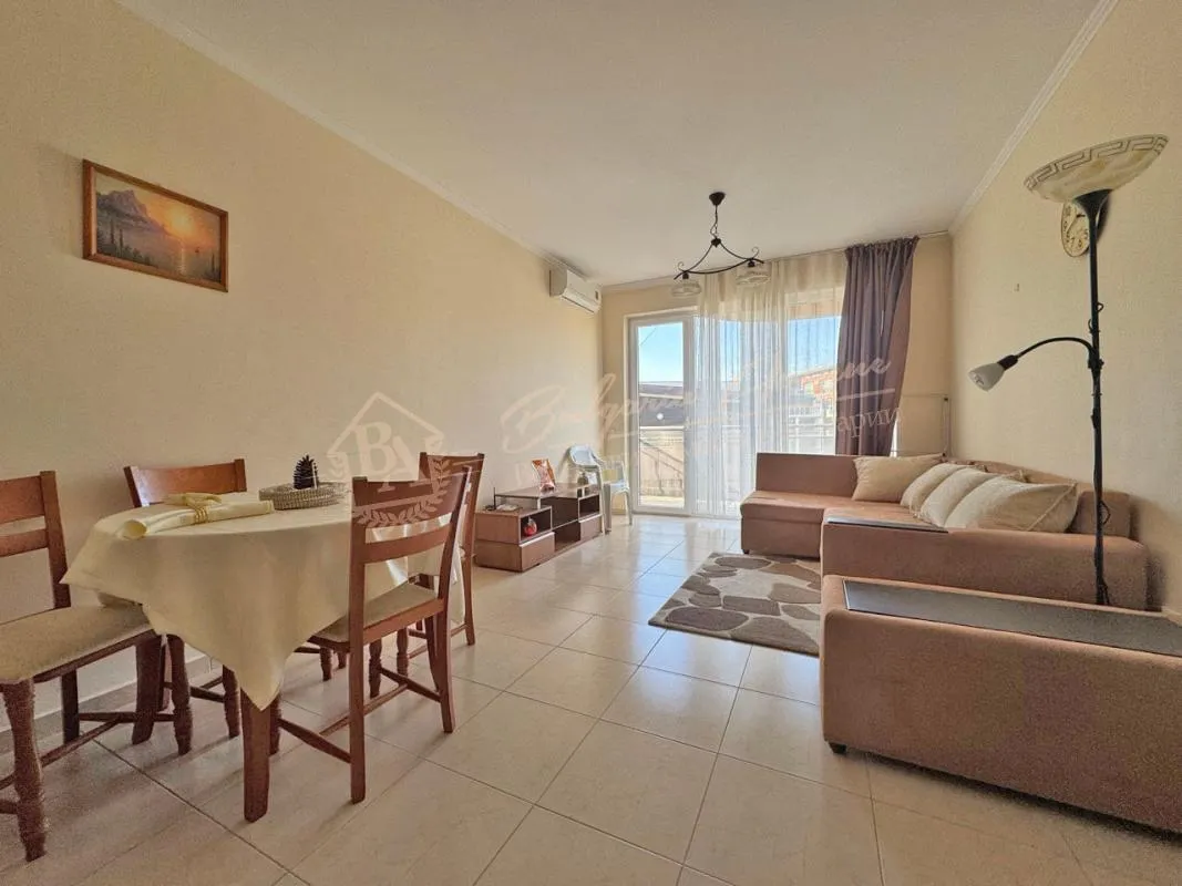 Просторный двухкомнатный апартамент в комплексе Vip Image, Солнечный берег