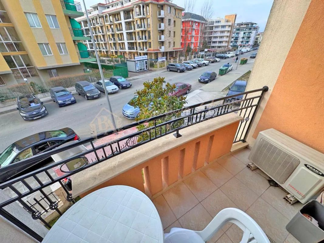 Двухкомнатная квартира в комплексе Aphrodite Palace, Солнечный берег