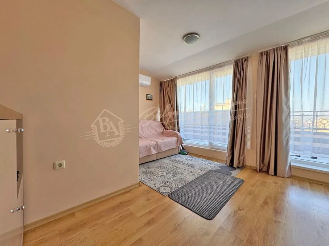 Меблированная студия в комплексе Messembria Palace на Солнечном Берегу