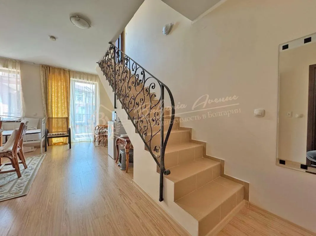 Двухкомнатный апартамент на двух уровнях в комплексе Сhateau Del Marina, Несебр - вид на море