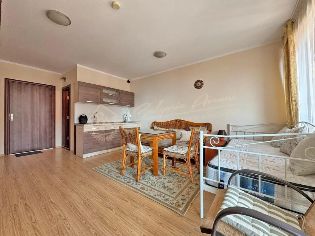 Двухкомнатный апартамент на двух уровнях в комплексе Сhateau Del Marina, Несебр - вид на море