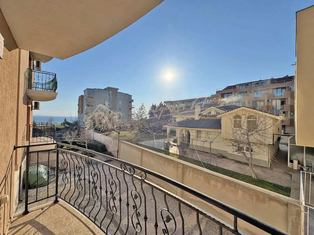 Трехкомнатная квартира в комплексе Elitonia 4, курортный поселок Равда