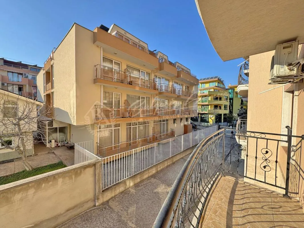 Трехкомнатная квартира в комплексе Elitonia 4, курортный поселок Равда