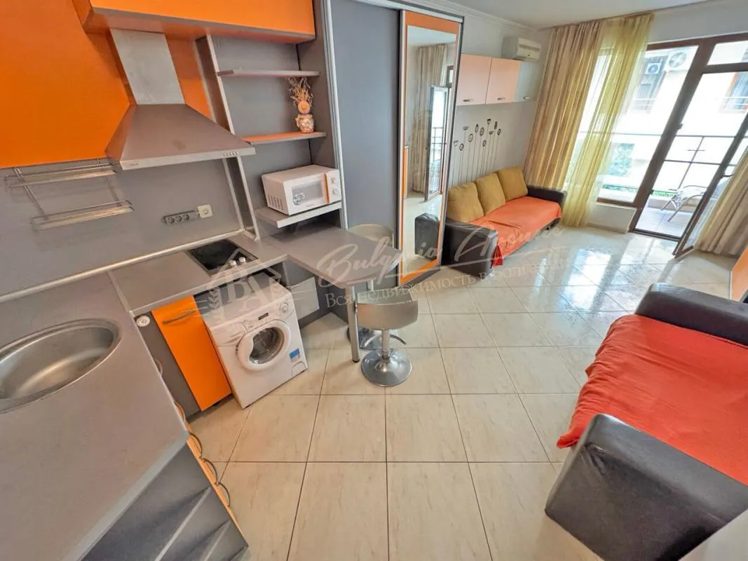 Студия в комплексе Антония, Святой Влас