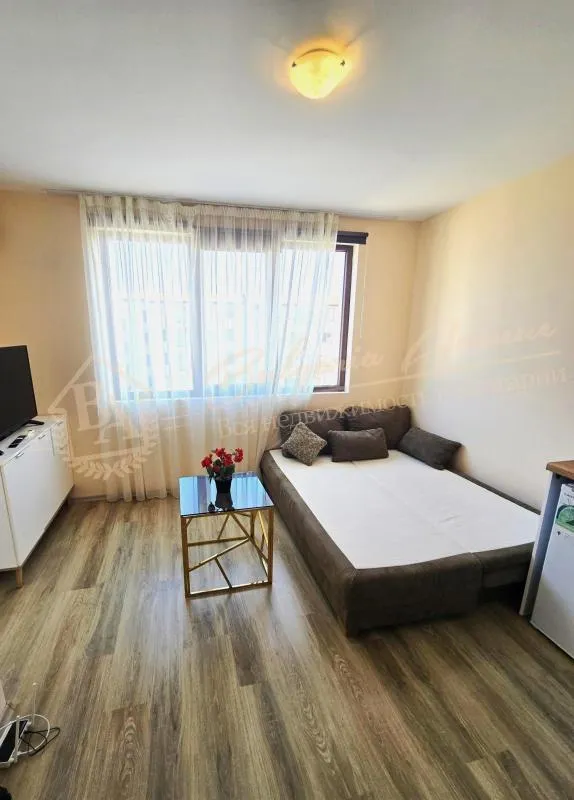 Двухкомнатный апартамент с прекрасным видом на бассейн в комплексе «Аполлон 9»