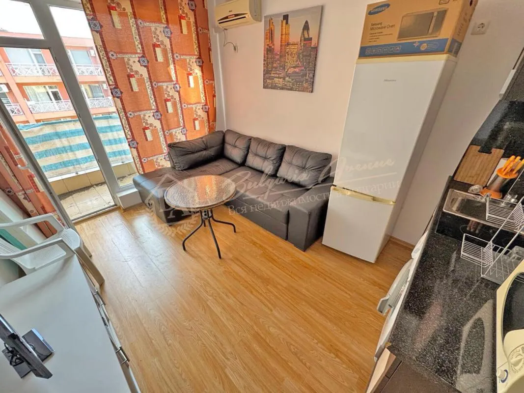 Студия с видом на бассейн в комплексе Sunny Day 6, Солнечный берег