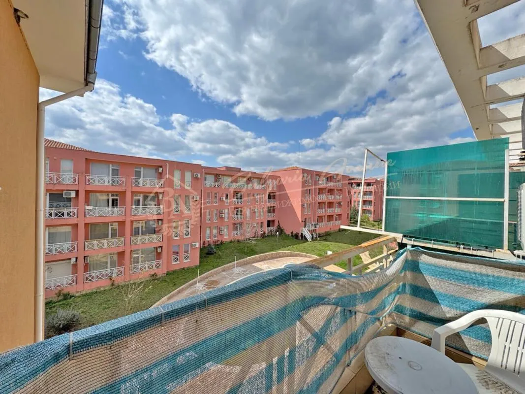 Студия с видом на бассейн в комплексе Sunny Day 6, Солнечный берег