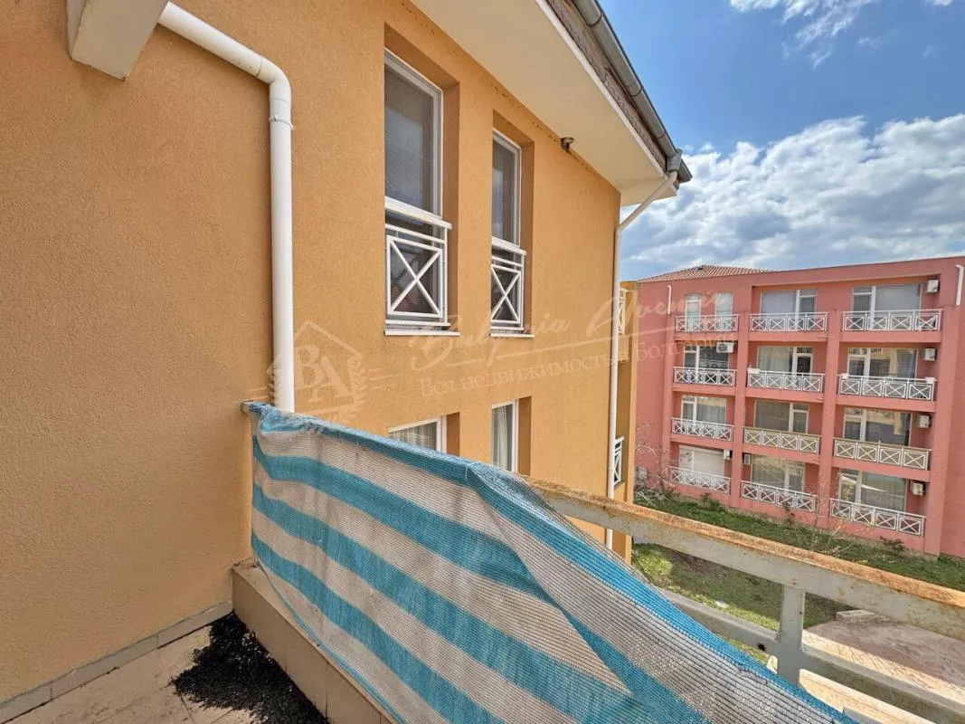 Студия с видом на бассейн в комплексе Sunny Day 6, Солнечный берег