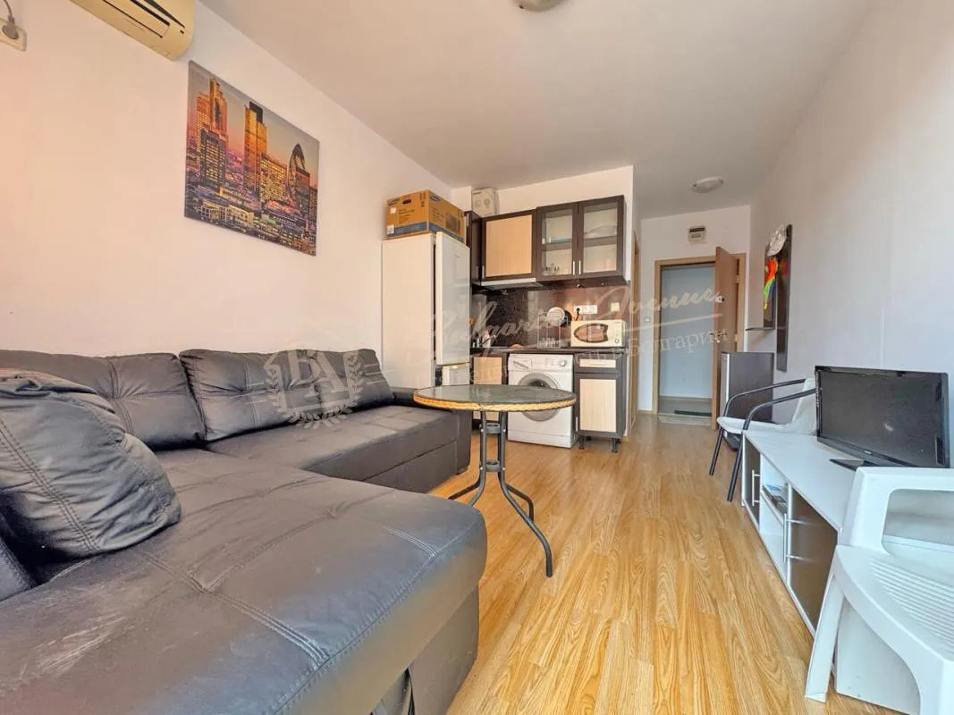 Студия с видом на бассейн в комплексе Sunny Day 6, Солнечный берег