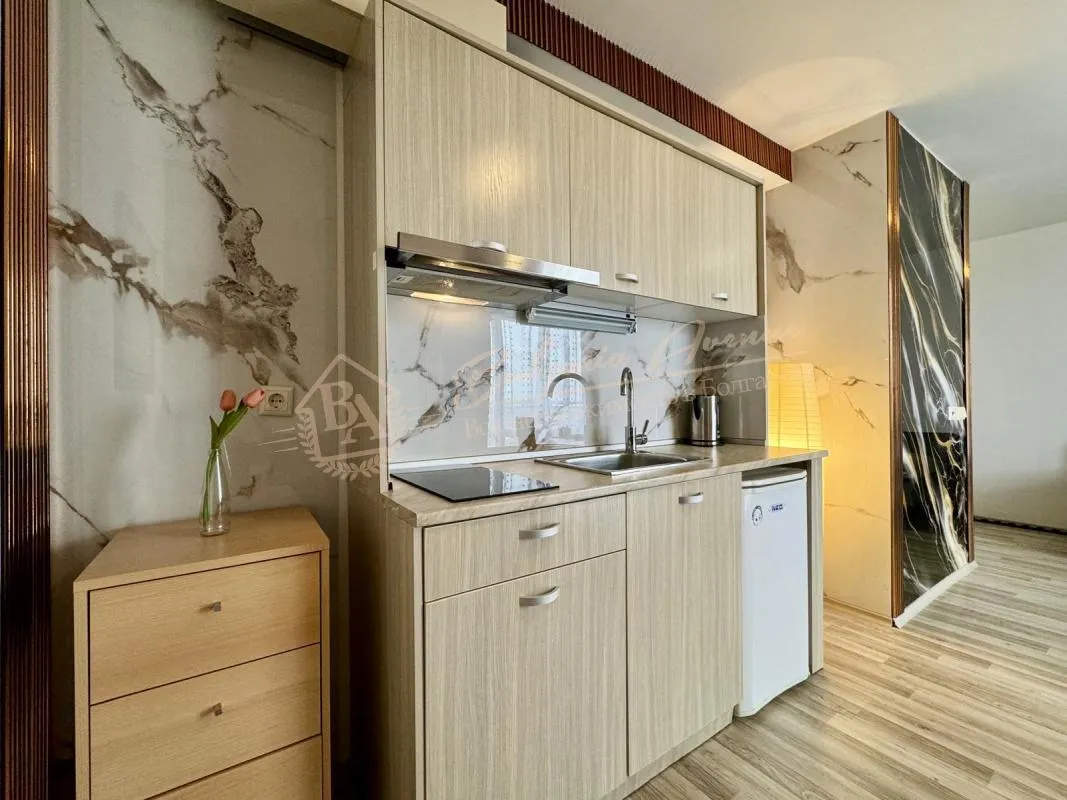 Двухкомнатная квартира в апарт-отеле "Тарсис 2", Солнечный берег