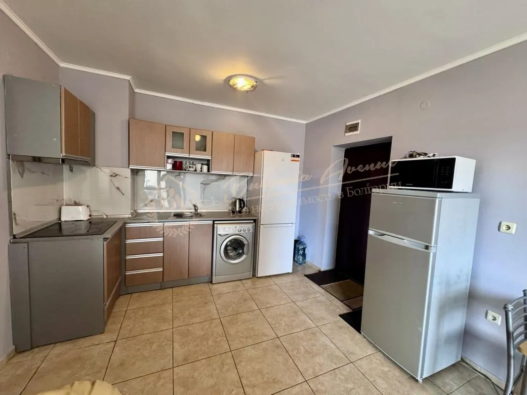 Стильная и просторная меблированная квартира с тремя спальнями в Аполлон 5 Равда