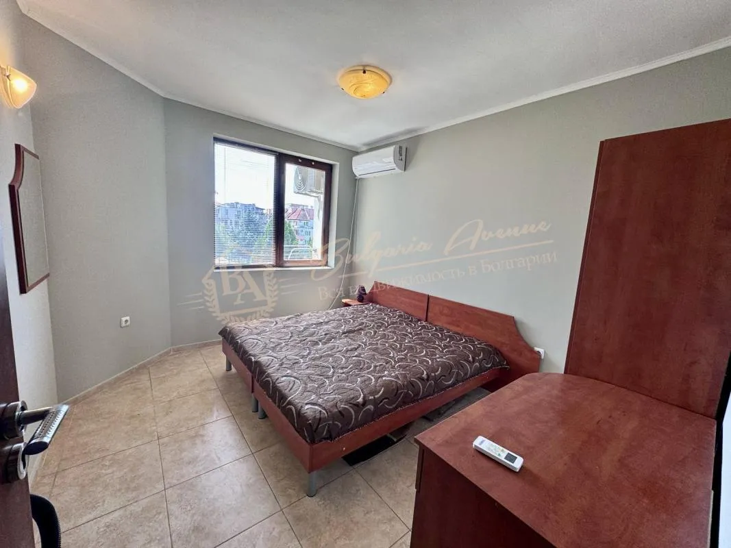 Стильная и просторная меблированная квартира с тремя спальнями в Аполлон 5 Равда