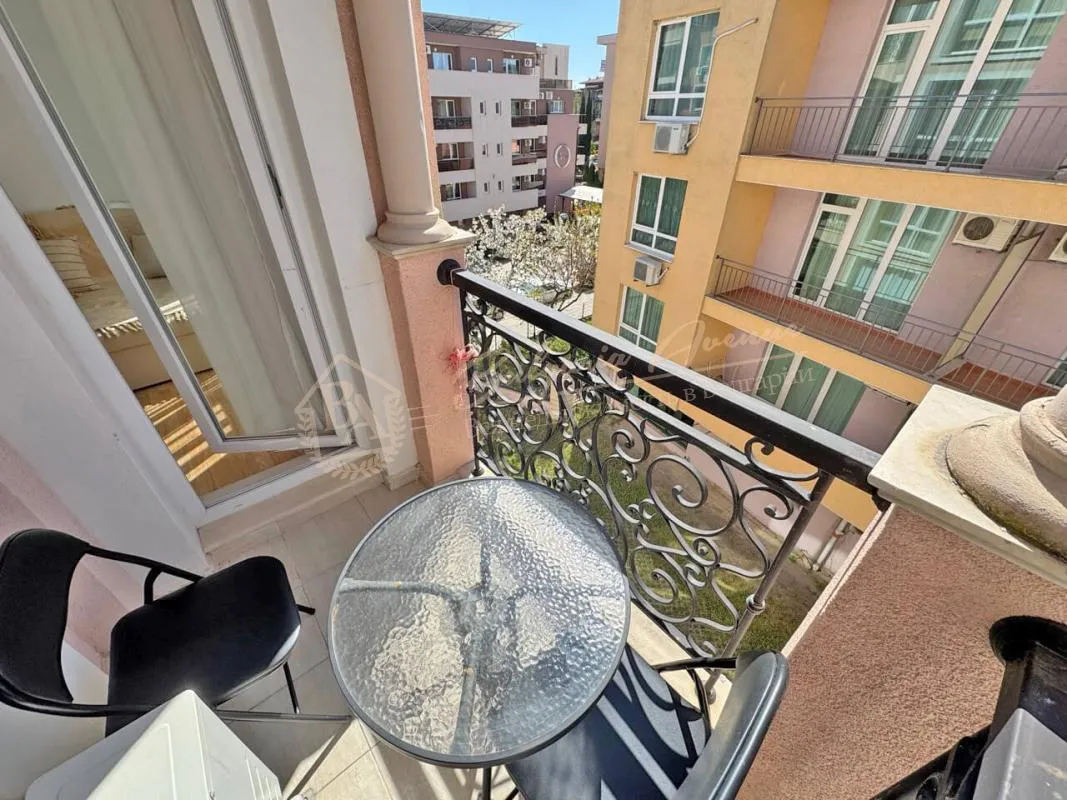 Двухкомнатная квартира в комплексе Romance Marine, Солнечный берег