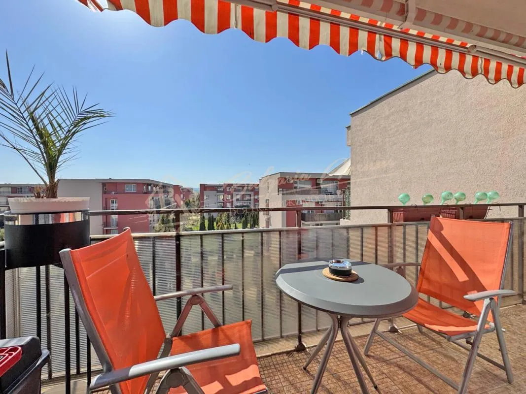 Продажа двухкомнатной квартиры в комплексе Holiday Fort Солнечный берег