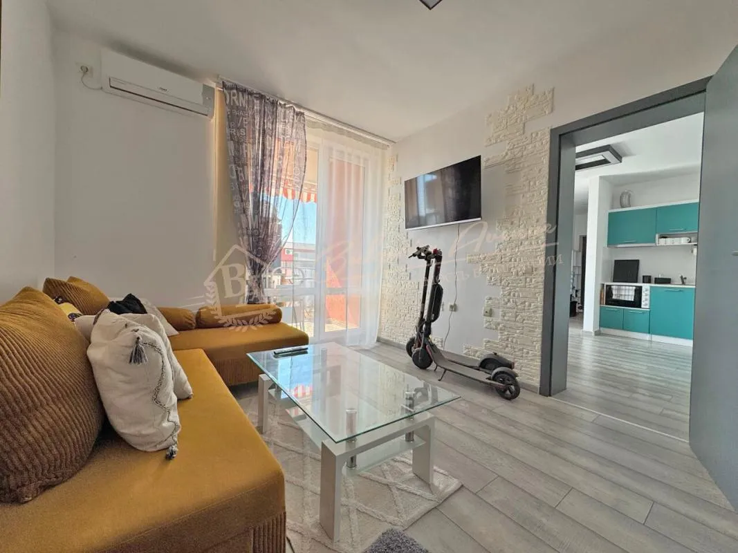 Продажа двухкомнатной квартиры в комплексе Holiday Fort Солнечный берег