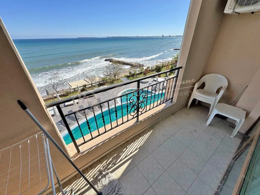 Двухкомнатный апартамент с видом на море в Grand Hotel Свети Влас