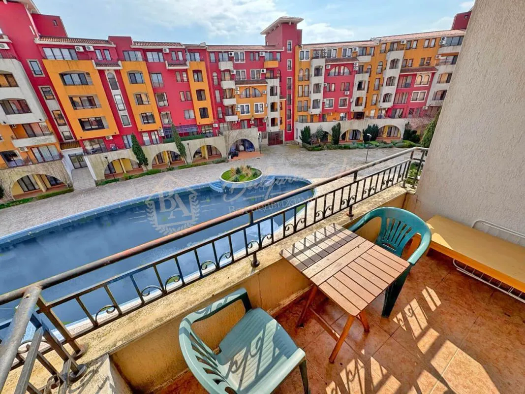 Студия с видом на бассейн в элитном комплексе Marina Cape, город Ахелой