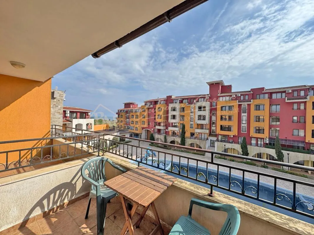 Студия с видом на бассейн в элитном комплексе Marina Cape, город Ахелой