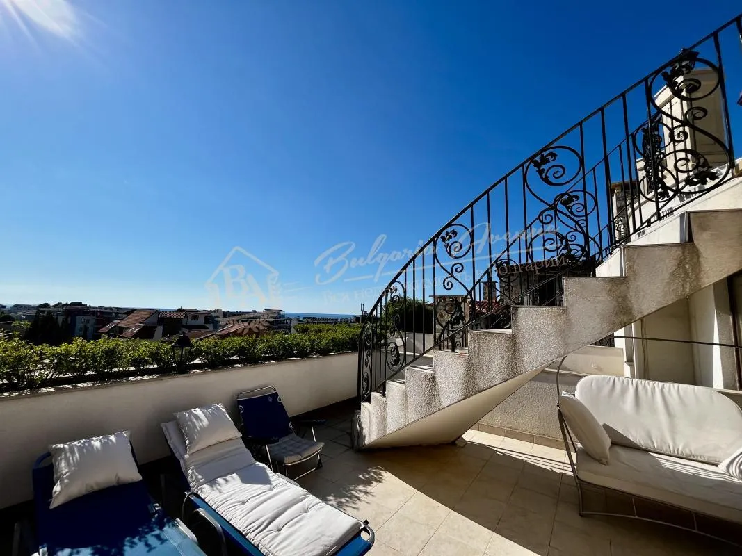 Роскошный мезонет с террасой и панорамным видом на море в комплексе Артур, Святой Влас