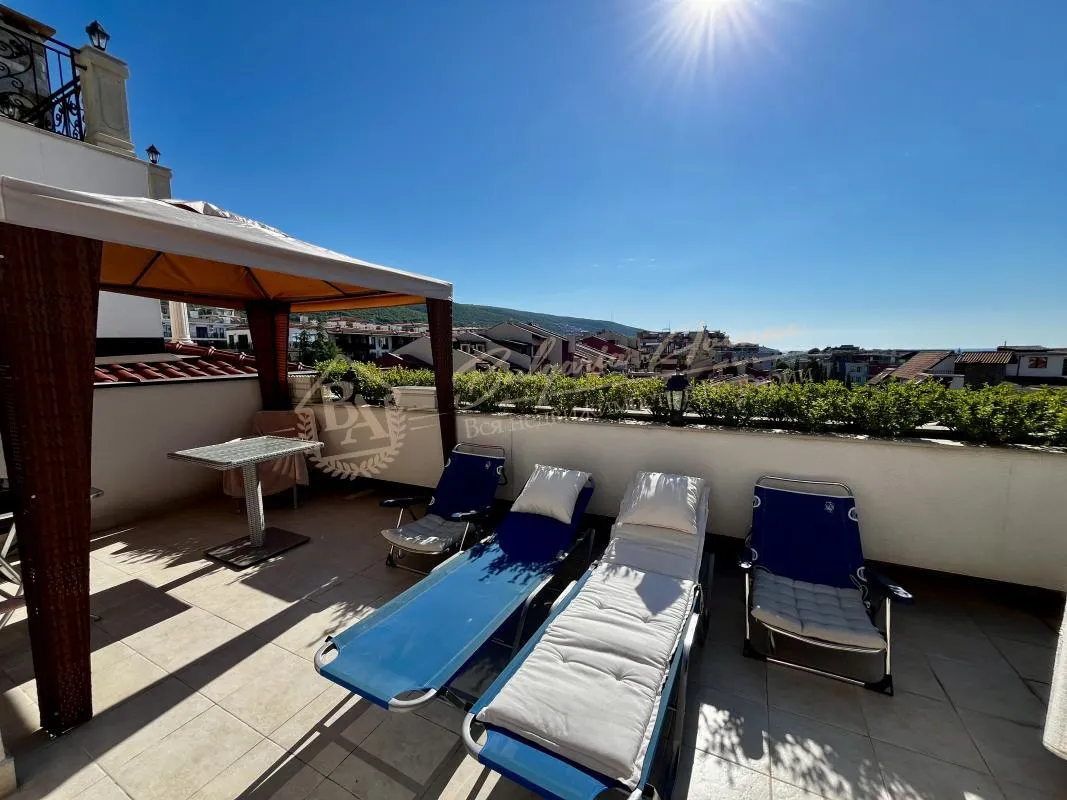 Роскошный мезонет с террасой и панорамным видом на море в комплексе Артур, Святой Влас