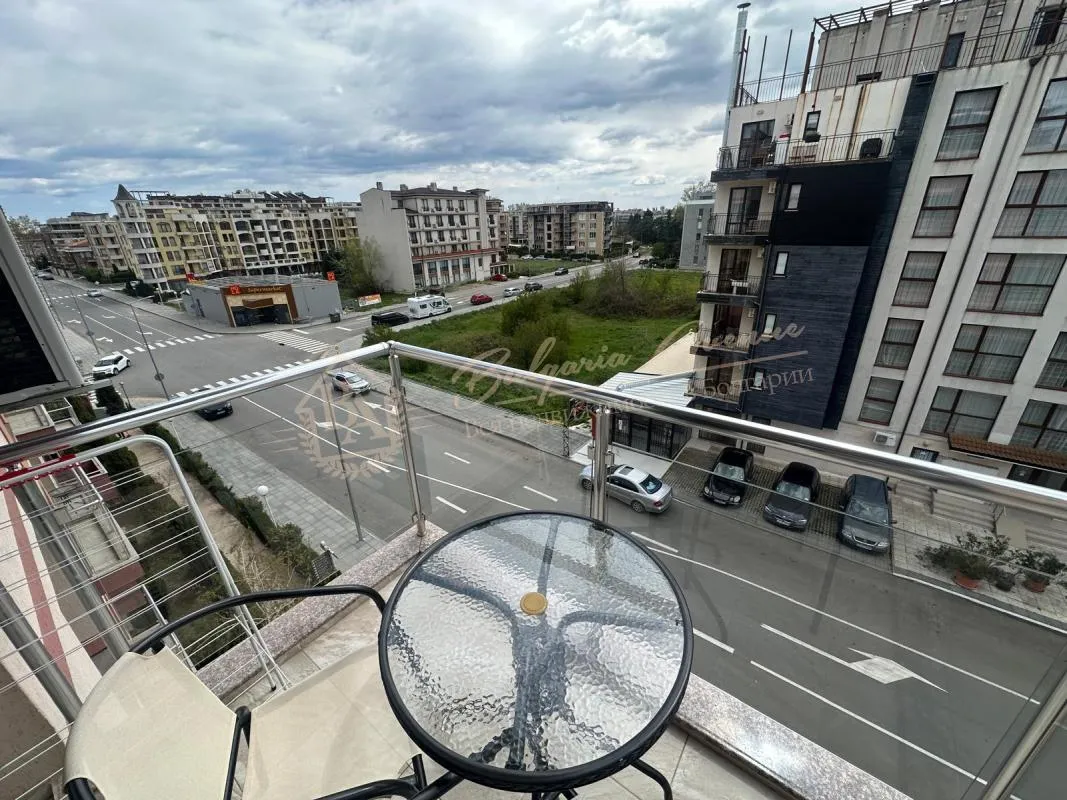 Продается двухкомнатный апартамент в апарт-отеле “Тарсис Нова”, Солнечный берег