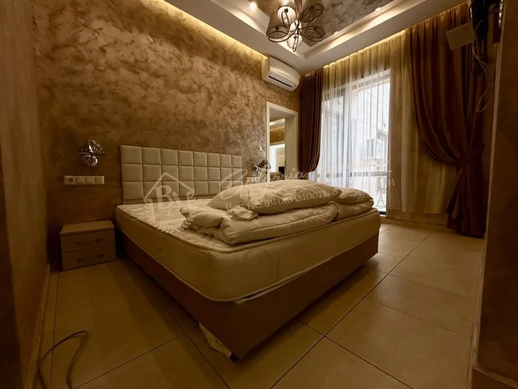 Стильный трехкомнатный апартамент в современном жилом комплексе Tarsis Nova