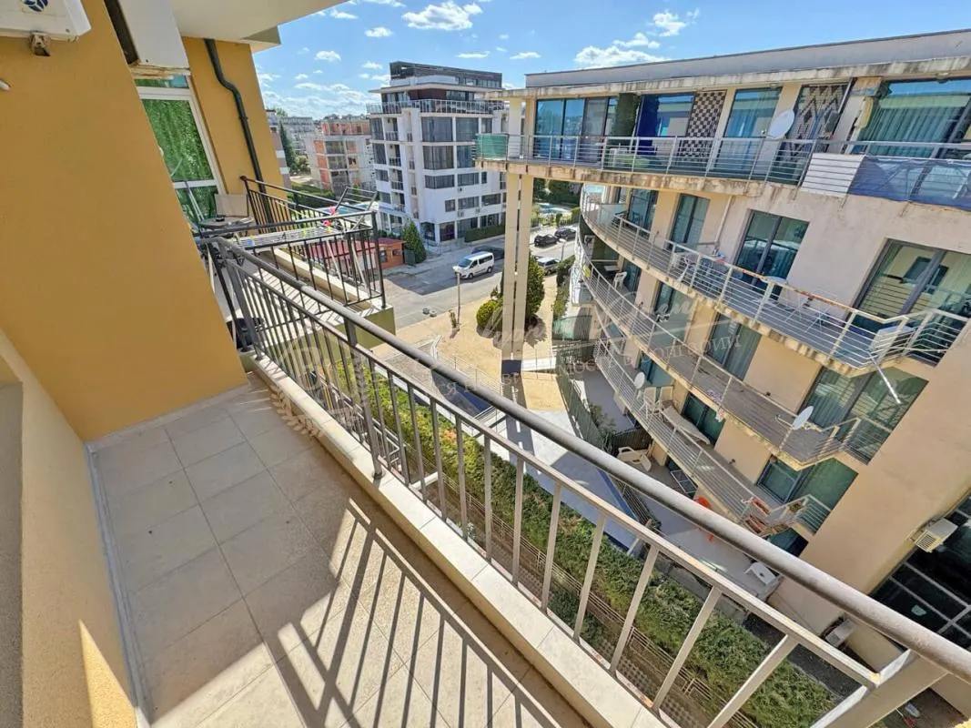 Двухкомнатная квартира в комплексе Hermes Солнечный берег