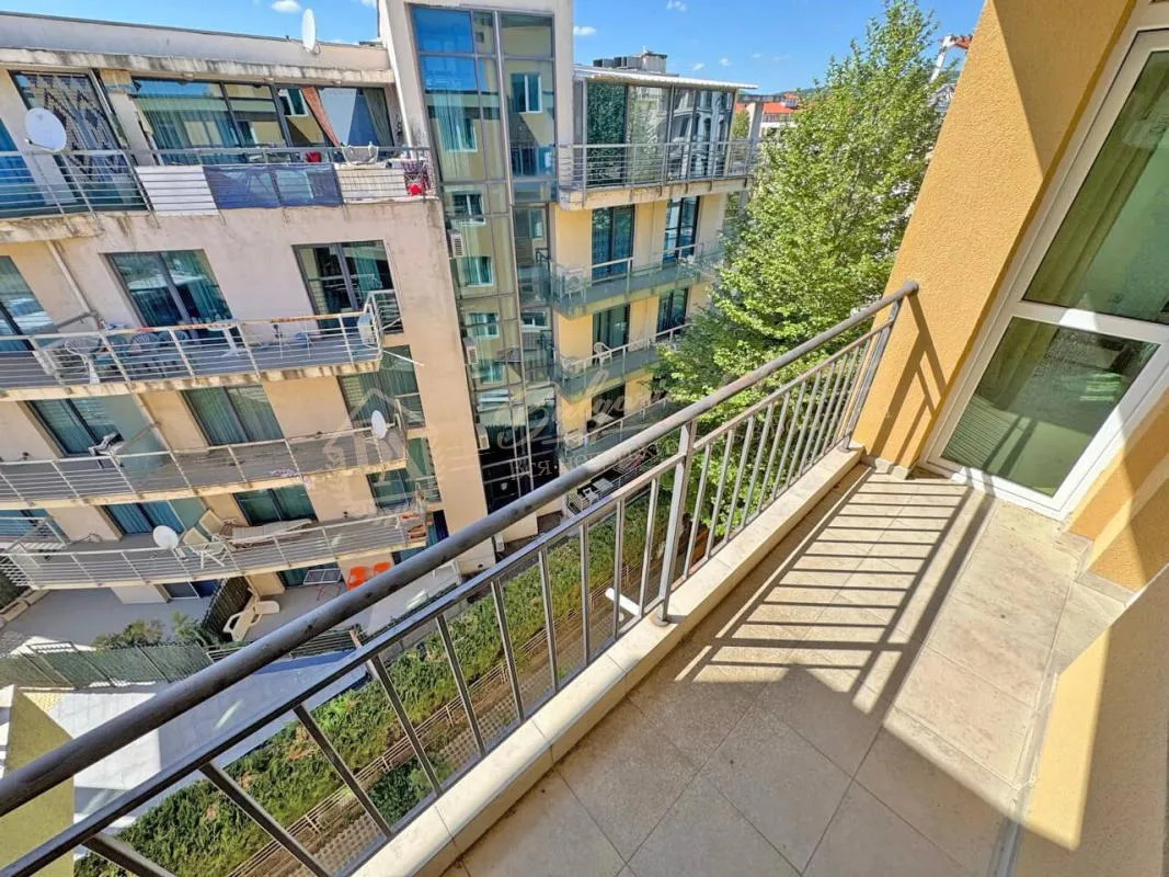 Двухкомнатная квартира в комплексе Hermes Солнечный берег