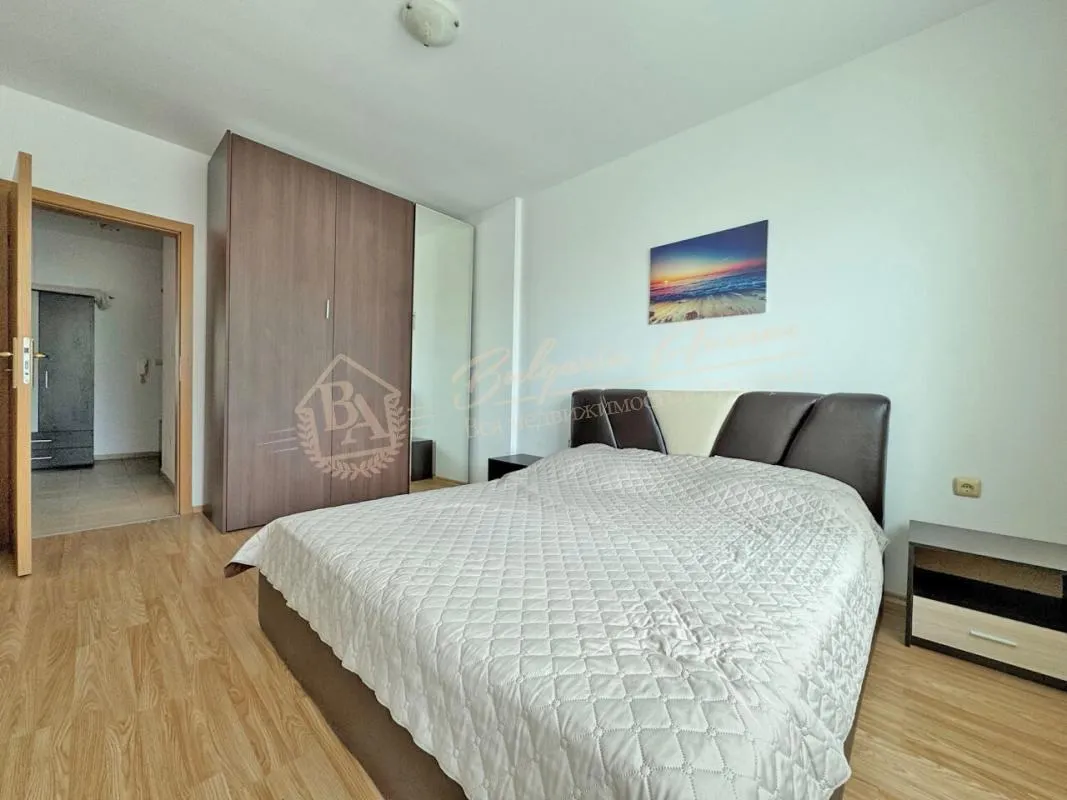 Двухкомнатная квартира в комплексе Hermes Солнечный берег - вид на бассейн