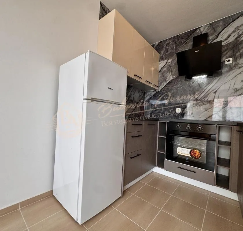 Трехкомнатный апартамент-мезонет в комплексе “Тринити”, поселок Равда 