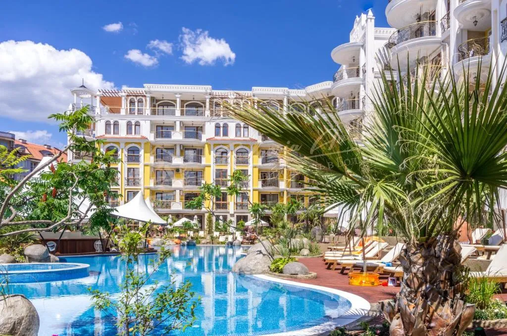 Стильный двухкомнатный апартамент в Harmony Suites