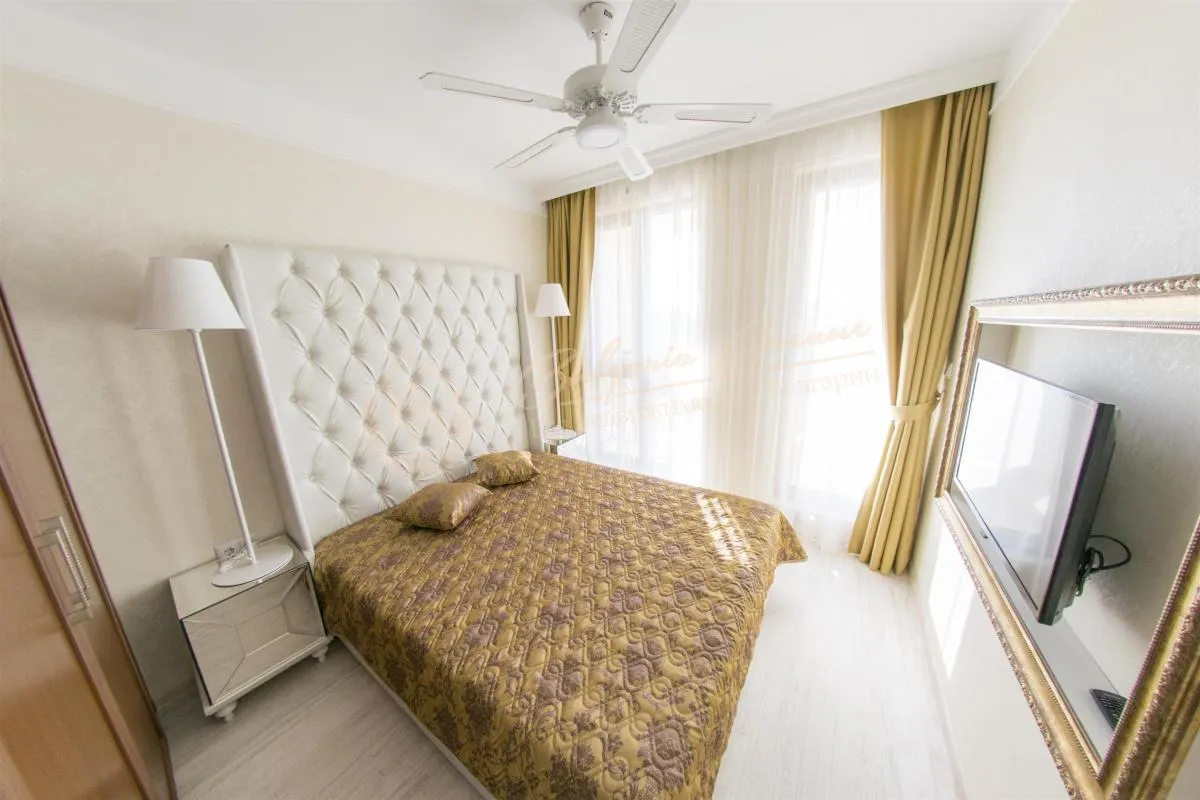 Стильный двухкомнатный апартамент в Harmony Suites