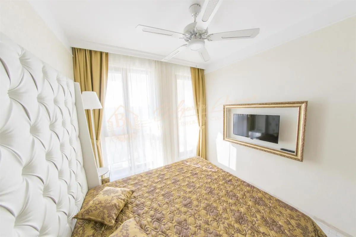 Стильный двухкомнатный апартамент в Harmony Suites