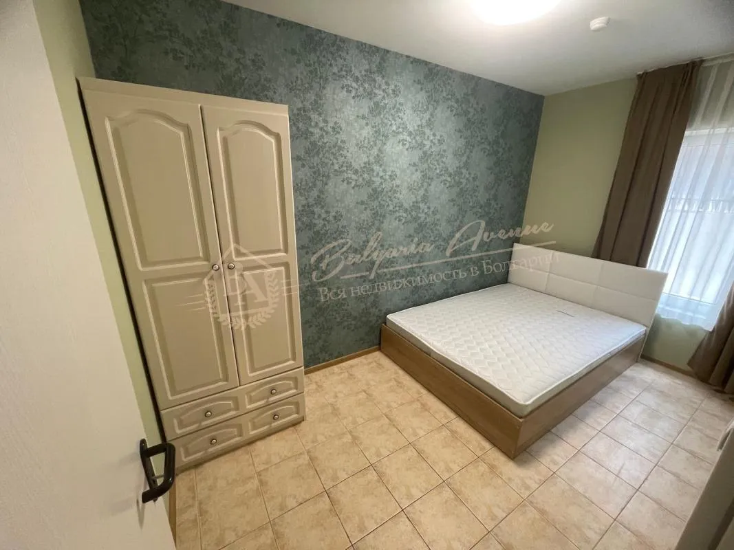 Продается стильный трехкомнатный апартамент в Святом Власе - высокий первый этаж с выходом к бассейну