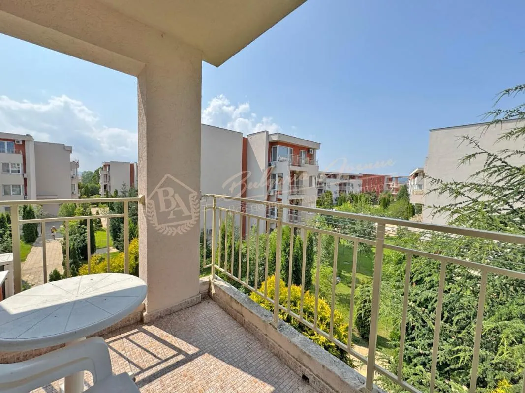 Продажа двухкомнатной квартиры в комплексе Nessebar Fort, Солнечный берег