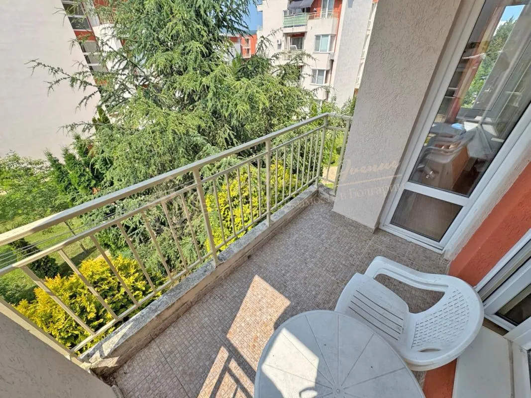 Продажа двухкомнатной квартиры в комплексе Nessebar Fort, Солнечный берег