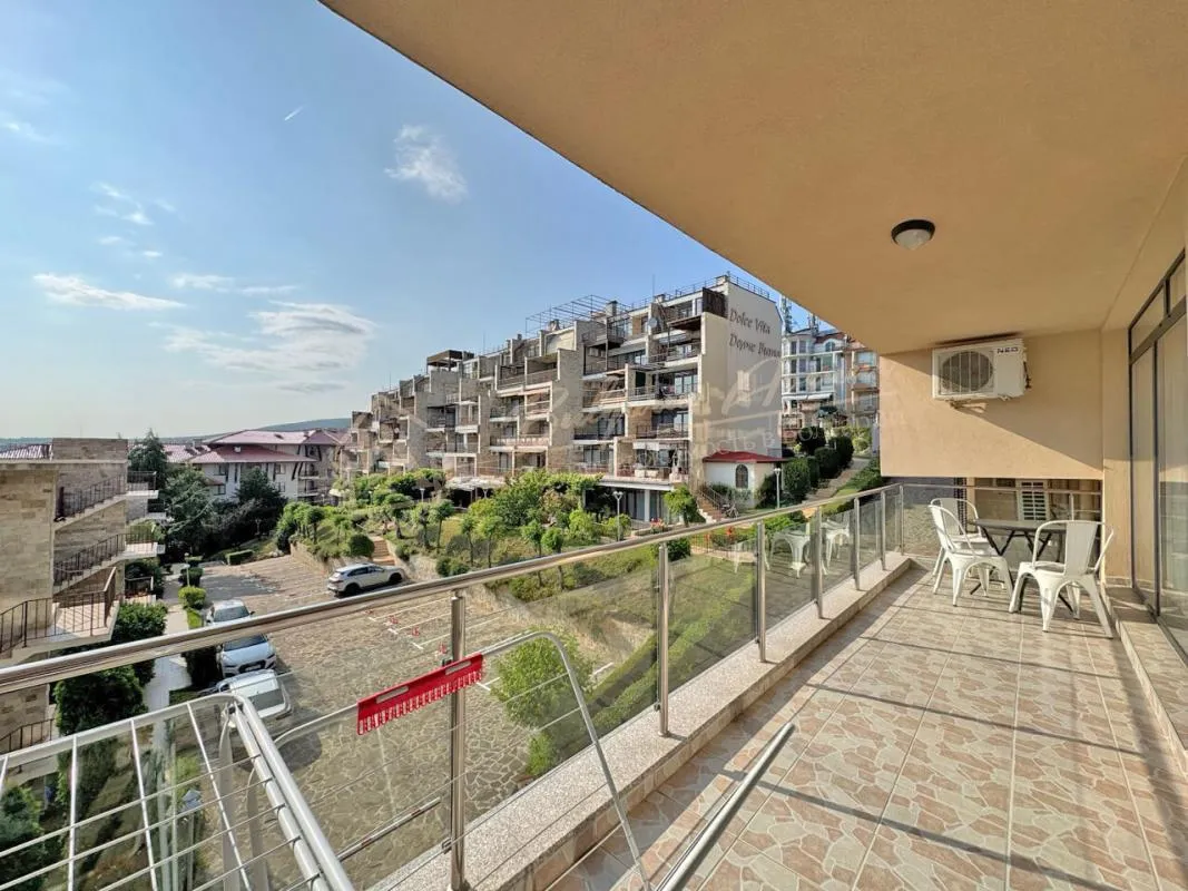 Продажа двухкомнатного апартамента с видом на море в комплексе Dolce Vita 2