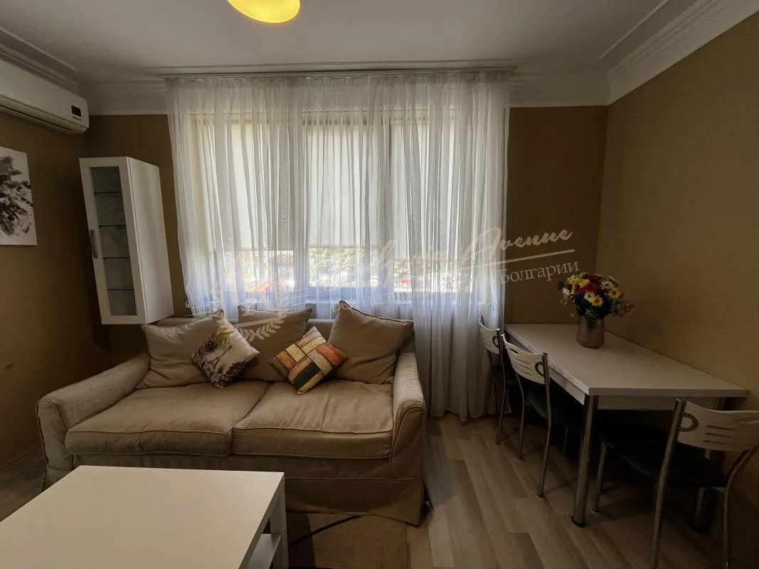 Уникальный двухкомнатный апартамент с видом на ухоженную территорию в комплексе Apollon Nesebar